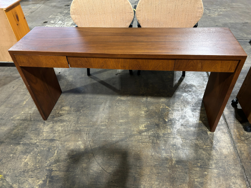 WOODEN DESK WITH DRAWS AND DESK PAD