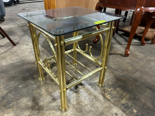 VINTAGE HOLLYWOOD REGENCY- STYLE END TABLE WITH BRASS FRAME AND SMOKED TOP GLASS