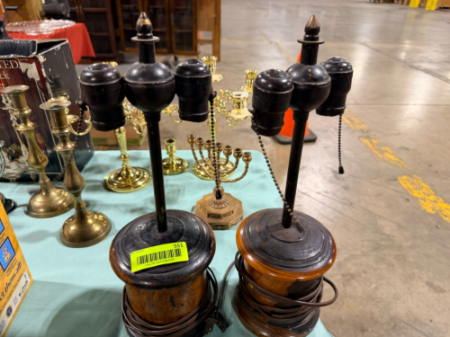 (2) VINTAGE LAMPS
