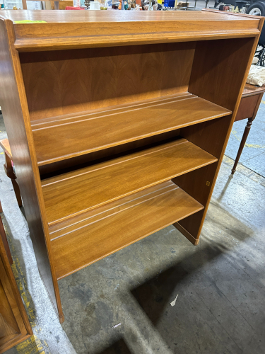 MID- CENTURY MODERN BOOK CASE WITH SHELVES