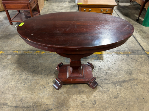 MAHOGANY OVAL WOOD TABLE