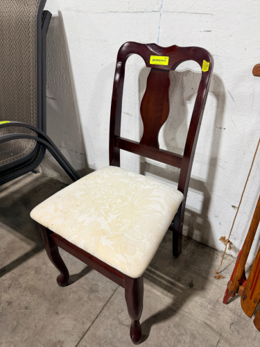 (1) CHAIR
