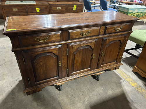 CONANT BALL FURNITURE TRADITIONAL BUFFET