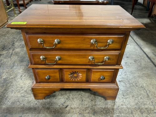 PENNSYLVANIA HOUSE WOODEN NIGHT STAND