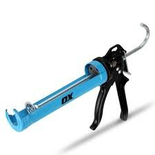(1) HEAVY DUTY CAULK GUN