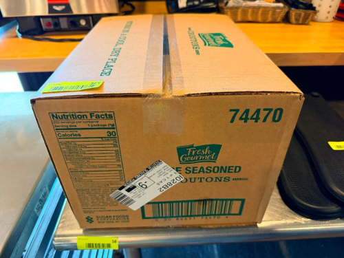(1) CASE OF SEASON CROUTONS