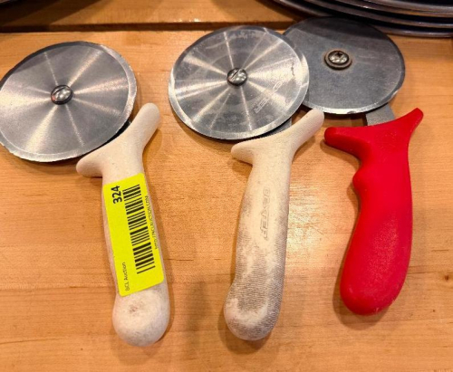 (3) PIZZA WHEELS