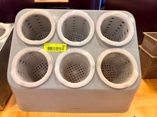 SIX GROUP SILVERWARE CADDY