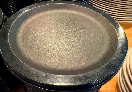 (72) 8" BLACK PLASTIC PLATES