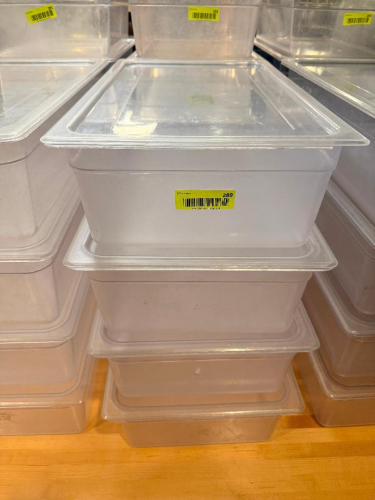 (4) FULL SIZE PLASTIC INSERTS W/ LIDS
