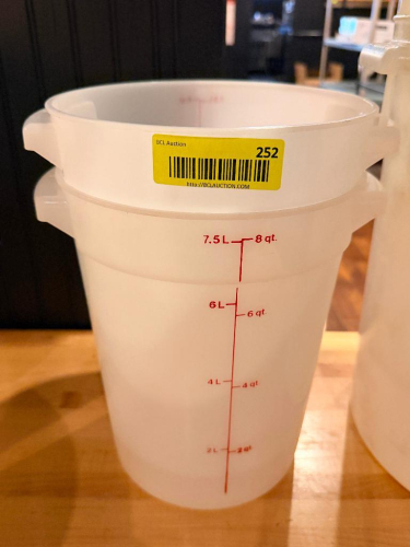 (2) 8QT PLASTIC CONTAINERS