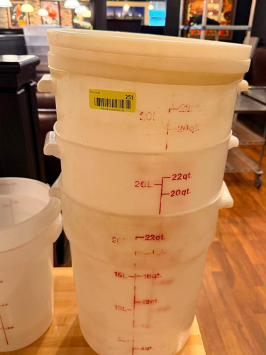 (3) 22 QT PLASTIC CONTAINERS W/ LIDS