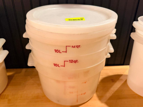 (3) 12 QT PLASTIC CONTAINERS W/ LIDS