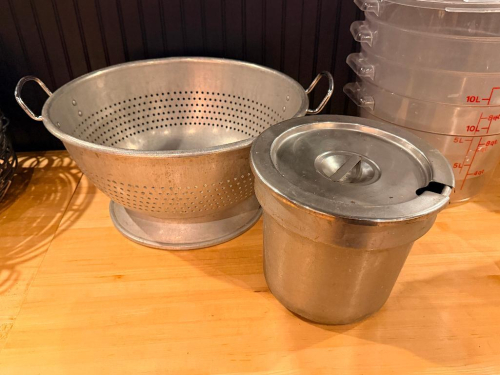 16" ALUMINUM COLANDER AND 9" STAINLESS INSERT W/ LID