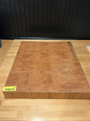 LARGE WOODEN CUTTING BOARD