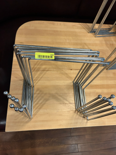 (8) PIZZA TRAY STANDS