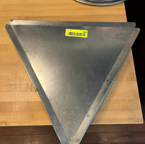 (30) STAINLESS TRIANGLE SLICE PAN