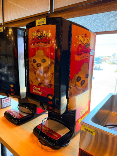 NACHO CHEESE WARMER / DISPENSER.