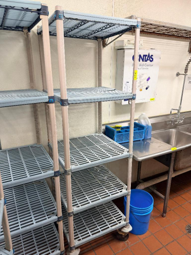 36" X 24" METRO MAX ANTIMICROBIAL ROLL ABOUT SHELF.