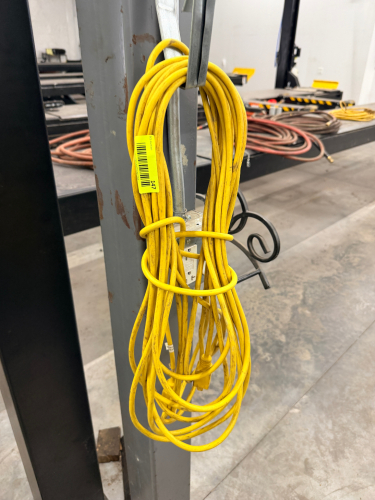 EXTENSION CORD
