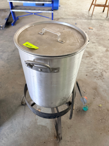 TURKEY FRYER W/ STAND