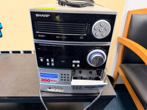 SHARP CD PLAYER - NO SPEAKERS