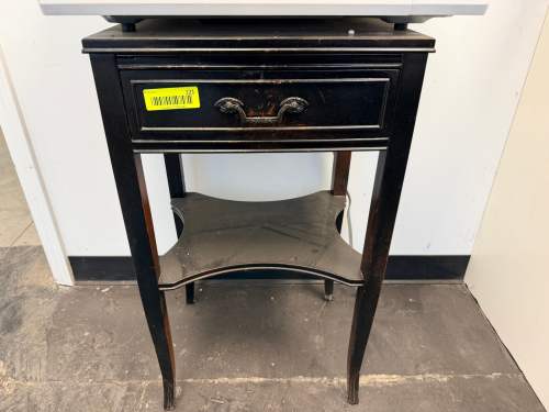 SMALL WOODEN ACCENT TABLE W/ CENTER DRAWER.