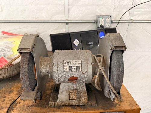 DOUBLE END BENCH GRINDER