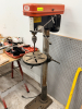 ILLINOIS INDUSTRIAL TOOL (IIT) FLOOR MODEL 16-SPEED DRILL PRESS WITH ADJUSTABLE TABLE AND CHUCK