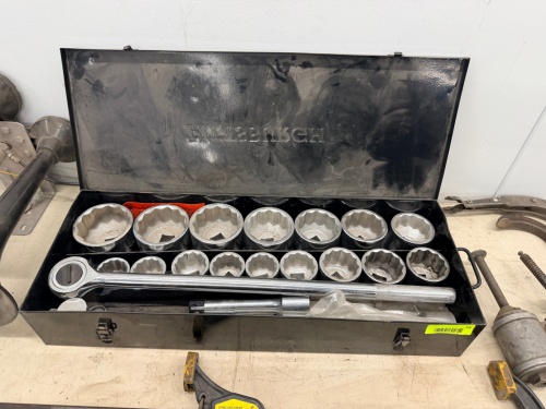 PITTSBURGH HEAVY DUTY SOCKET AND WRENCH SET.