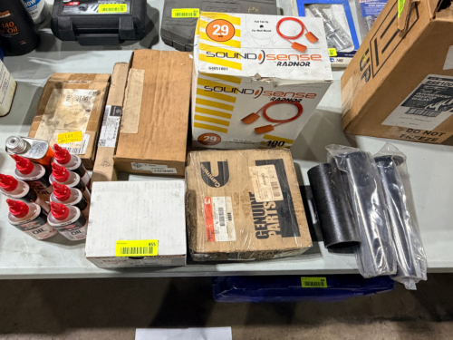 (1) LOT OF ASSORTED HARDWARE AND TRUCK PARTS