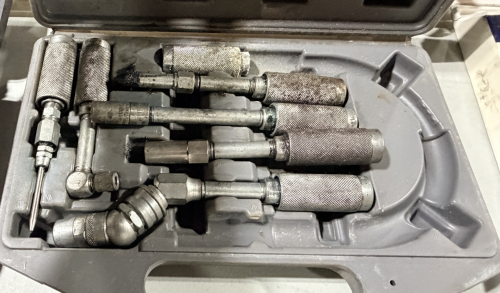 MULTI-PIECE GREASE GUN/FLUID SERVICE ADAPTER KIT WITH QUICK-COUPLERS AND EXTENSIONS IN CASE