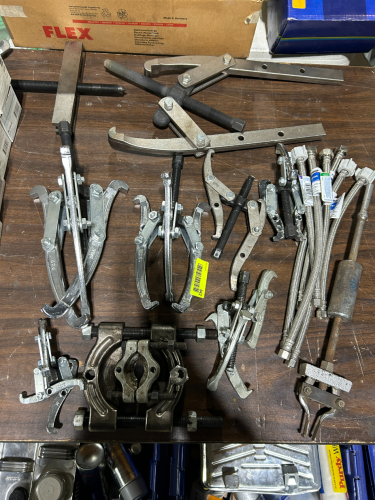 LOT OF ASSORTED PULLERS
