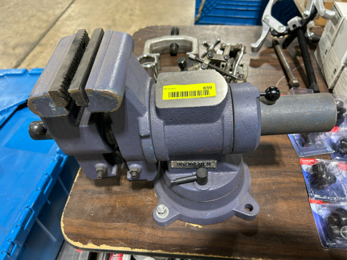 PALMGREN VISE WITH ASSORTED PULLERS