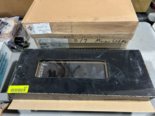 LOT OF TRUCK MIRRORS