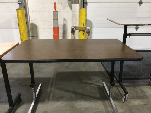 LAMINATE TABLE