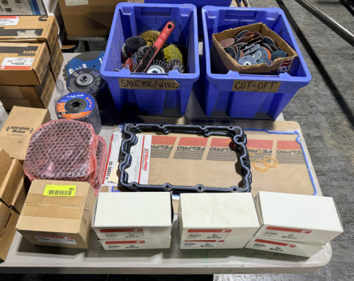 (1) LOT OF ASSORTED HARDWARE AND TRUCK PARTS