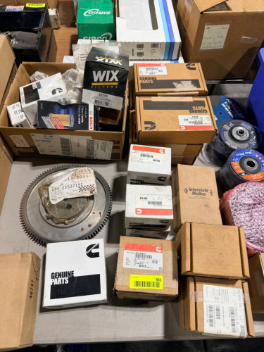 (1) LOT OF ASSORTED HARDWARE AND TOOLING