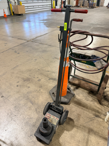 25 TON HEAVY DUTY HYDRAULIC FLOOR JACK, LONG HANDLE, STEEL WHEELS, INDUSTRIAL STYLE