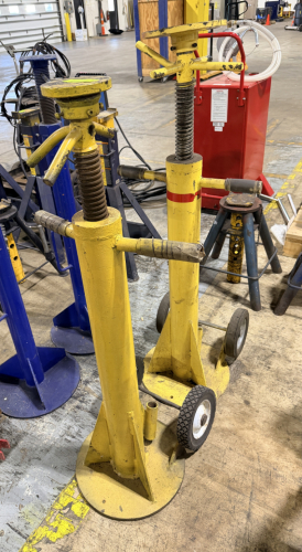 (2) HEAVY-DUTY TRAILER STABILIZING JACKS, MANUAL CRANK, WHEELED BASES