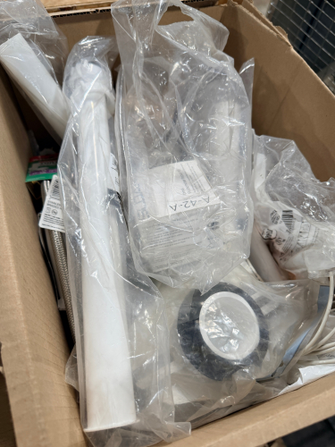 (1) LOT OF ASSORTED PLUMBING SUPPLIES.