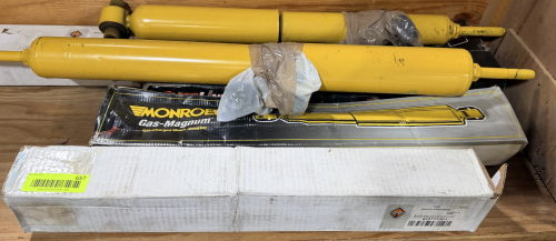 MONROE GAS-MAGNUM SHOCK ABSORBERS, PAIR, YELLOW FINISH