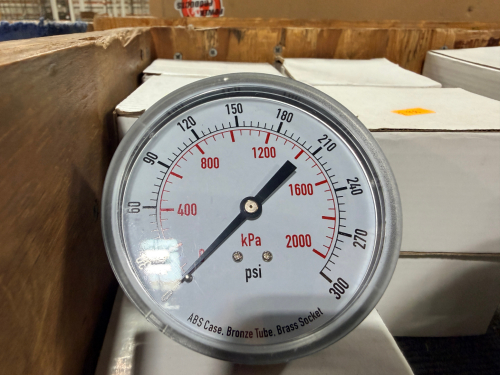 (9) PRESSURE GAUGE, NEW IN BOX