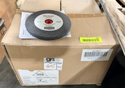BOX LOT OF BENCH GRINDING WHEELS, INCLUDES MULTIPLE 6" WHEELS