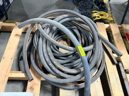 (1) LOT OF ASSORTED HYDRAULIC HOSE SECTIONS.