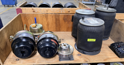 MULTIPLE HEAVY DUTY TRUCK AIR BAGS AND BRAKE CHAMBERS, VARIOUS PART NUMBERS INCLUDING CONTITECH 910-75, USED/UNTESTED CONDITION.