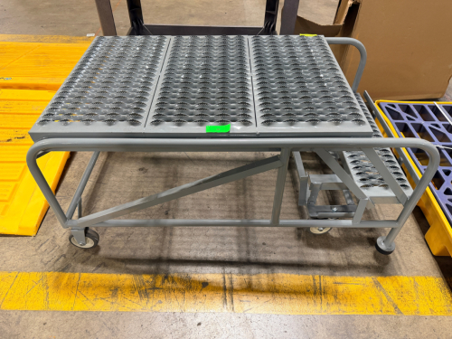 COTTERMAN ADJUSTABLE HEIGHT WORK PLATFORM WITH FOOT PUMP LIFT AND ROLLING CASTERS
