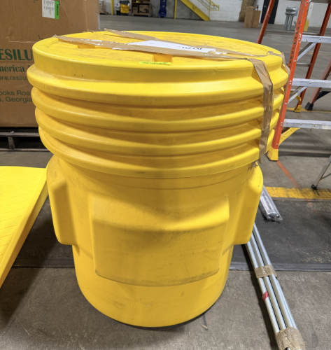 PLASTIC SPILL CONTAINMENT SUMP WITH REMOVABLE LID FOR DRUM OR FLUID STORAGE