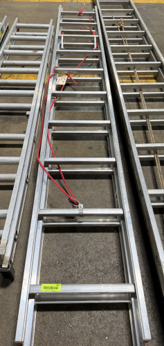 20' ALUMINUM EXTENSION LADDER.