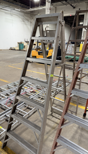 6' ALUMINUM A FRAME LADDER.